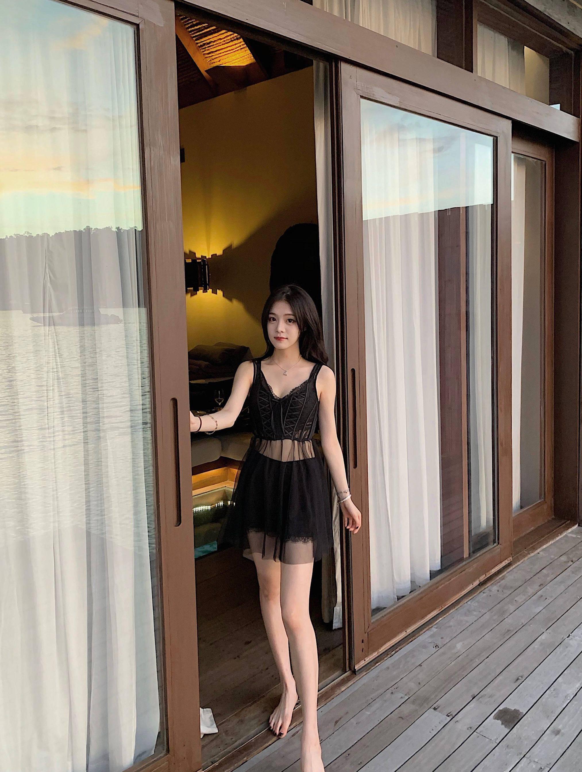 体验玉.乳.绵绵姿色撩人，胸.大.屁.股.翘妙龄Sao.货.刚出